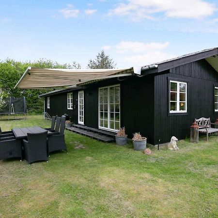 Nyistandsat Sommerhus Med Kaerlighed Og Sjael Kyndelose Eksteriør bilde