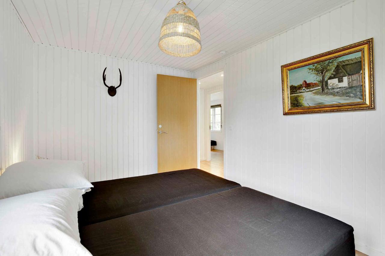 Nyistandsat Sommerhus Med Kaerlighed Og Sjael Kyndelose Eksteriør bilde